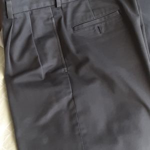 Brooks brothers Mens Pants  36" waist  32" leg.